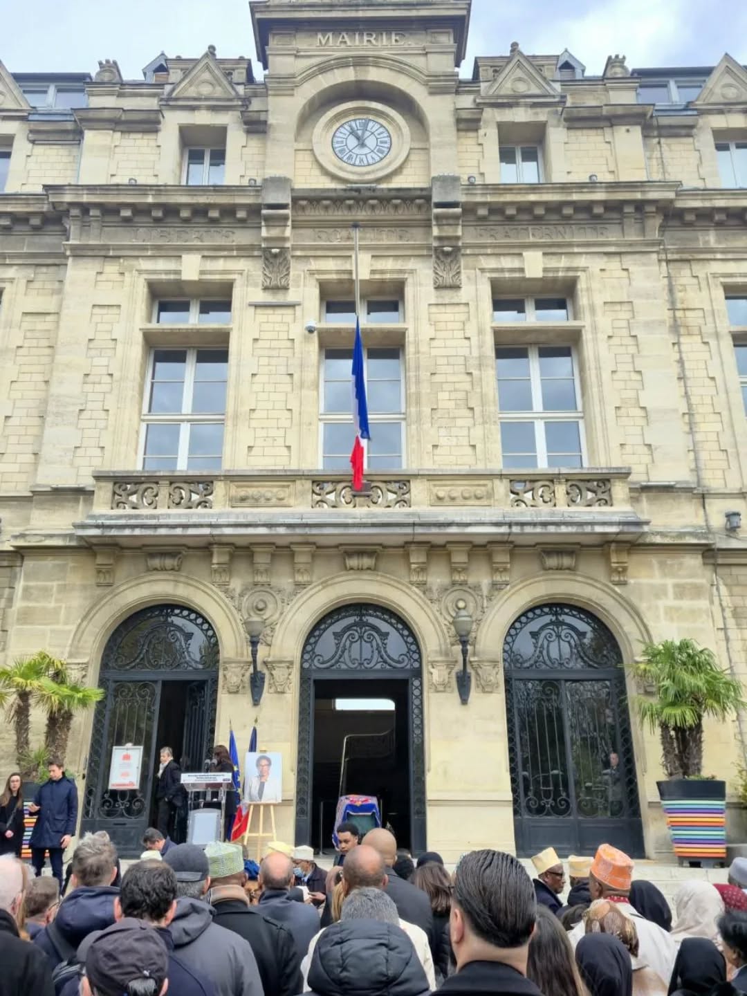 Hommage républicain à Zaïnaba Saïd-Anzum, conseillère départementale déléguée de la Seine-Saint-Denis en charge des sports et maire adjointe de la Courneuve en charge du droit à la santé et des droits des personnes en situation de handicap.